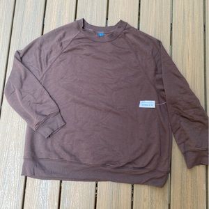 Oversized brown crewneck, with tag